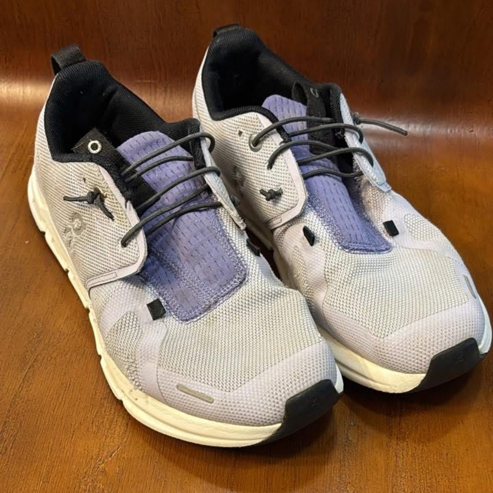 Kids Sneakers in Light Gray and Black